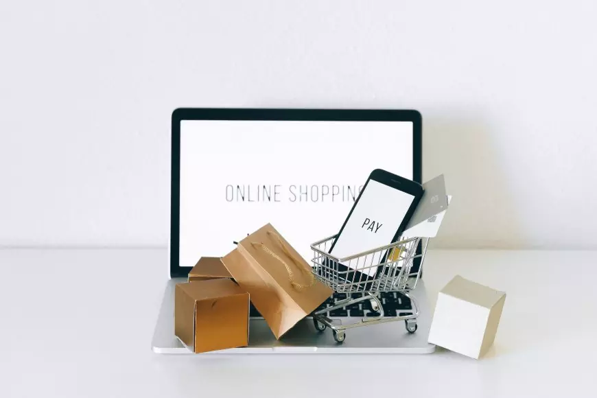 E-commerce Web Design Trends: Enhancing Online Shopping Experiences