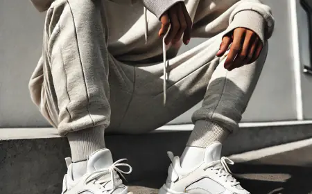 How to Accessorize a Tracksuit for a Perfect Look